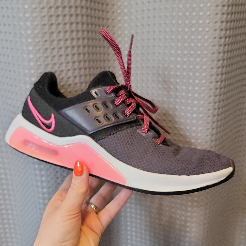 Nike Air Max Bella TR 2 Training Shoe Size 9.5